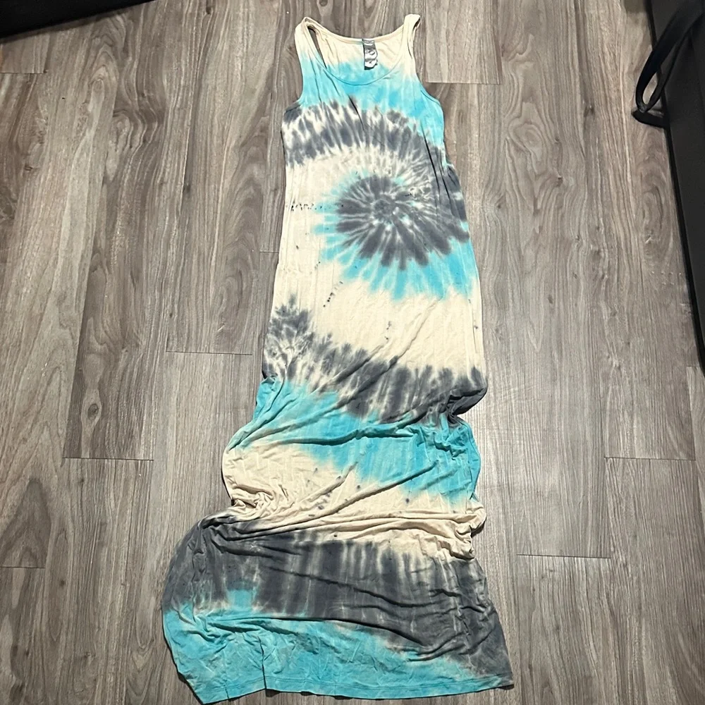 Go Couture Spiral Tie-Dye Maxi Dress - Blue and Cream - Picture 4 of 7